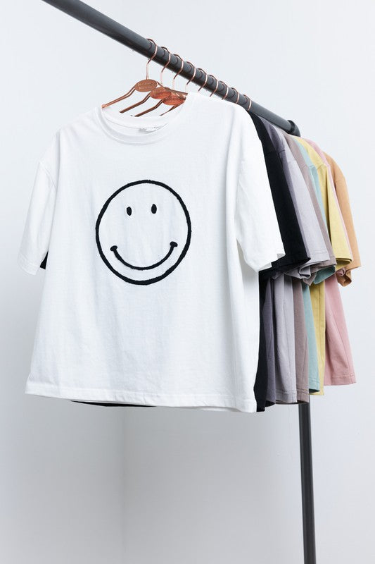 EMBROIDERED SMILEY TEE - WHITE/BLACK