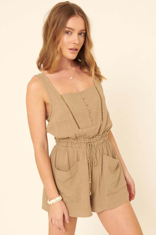 PROMESA | SLEEVELESS BUTTON DRAWSTRING ROMPER