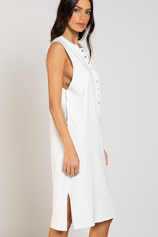 ROUND NECK SLEEVELESS DRESS - BY POL