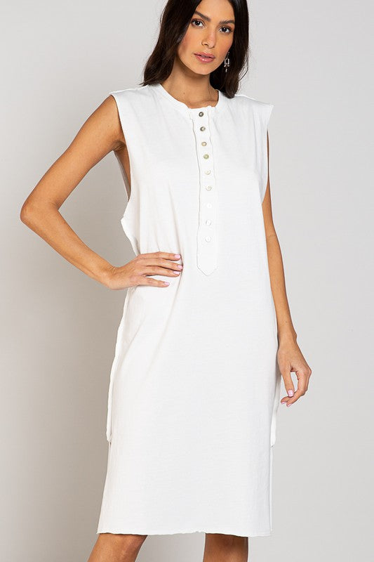 ROUND NECK SLEEVELESS DRESS - BY POL