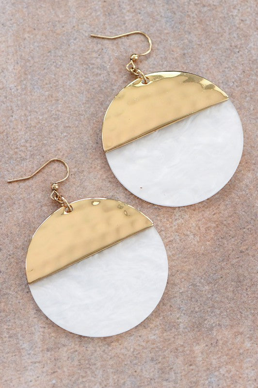 WHITE RESIN DROP EARRINGS