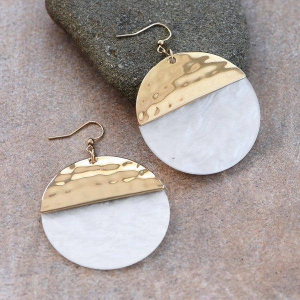 WHITE RESIN DROP EARRINGS