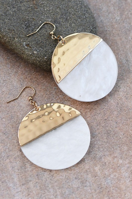 WHITE RESIN DROP EARRINGS