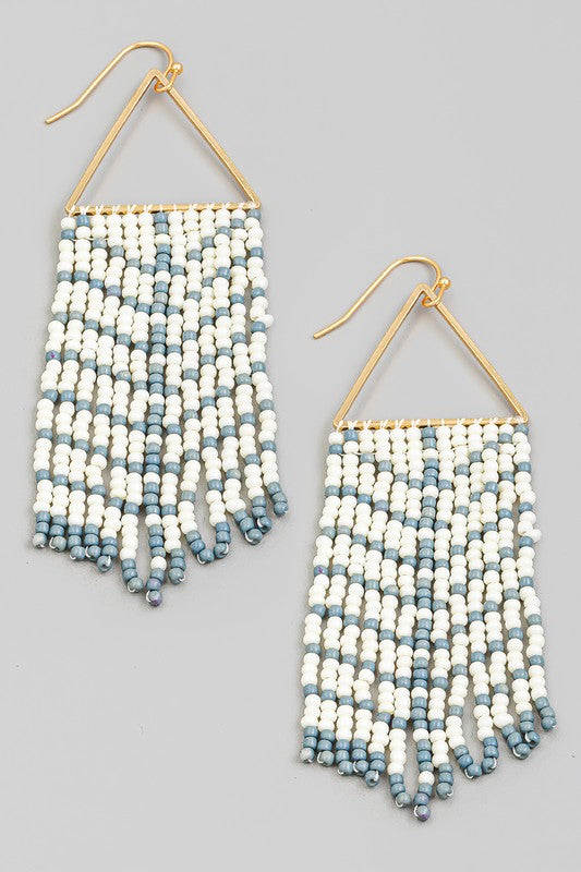 TRIANGLE SEED BEAD EARRINGS - GRAY