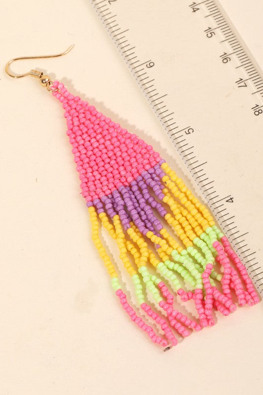 TRIANGLE SEED BEAD EARRINGS - PINK