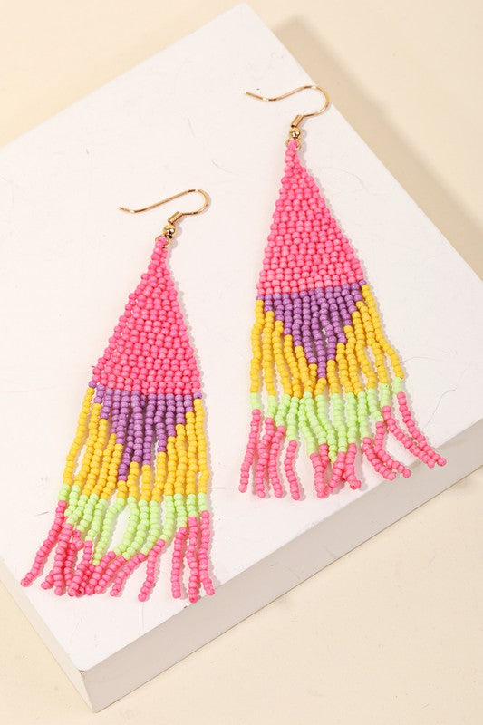 TRIANGLE SEED BEAD EARRINGS - PINK