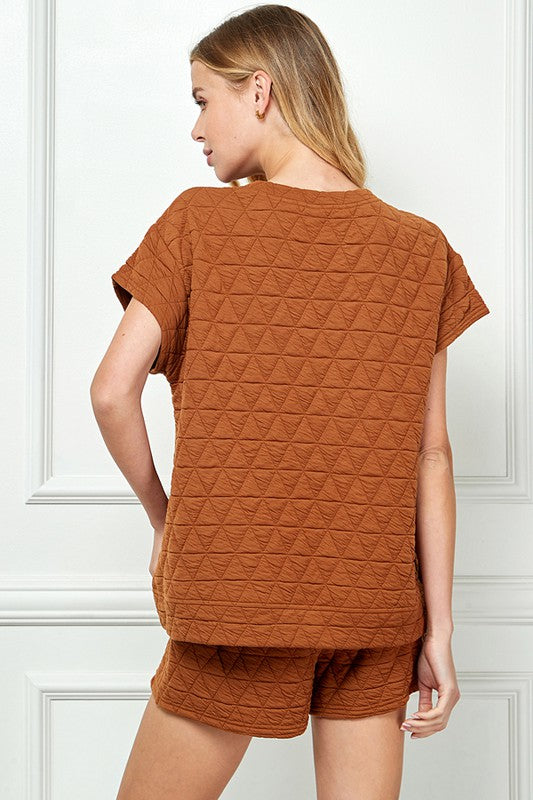 QUILTED SHORT SLEEVE TOP - NEW COLOR