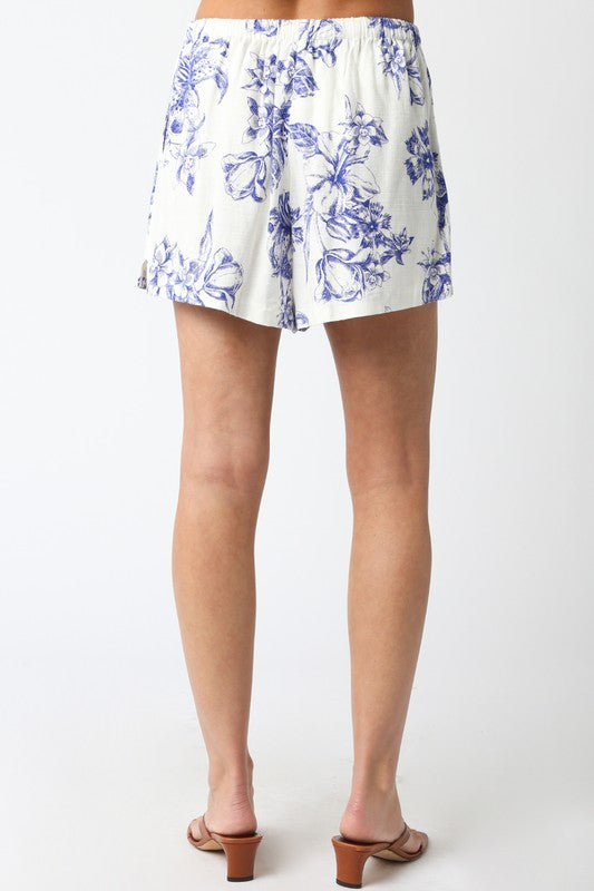 THE LUCIA LINEN SET