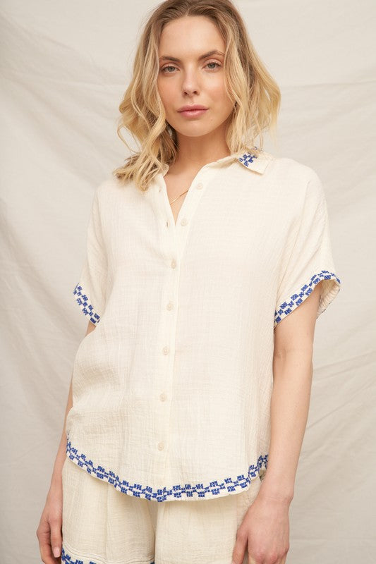 EMBROIDERED TRIM SHORTS