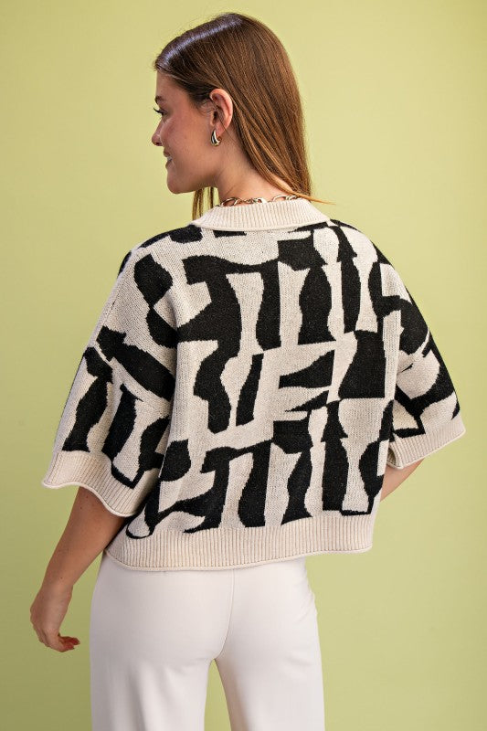THE GEOMETRIC SHORT SLEEVE SWEATER TOP