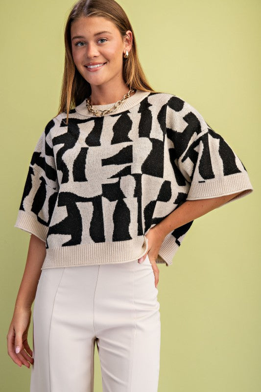 THE GEOMETRIC SHORT SLEEVE SWEATER TOP