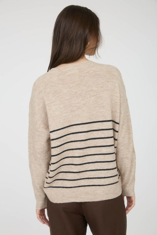 STRIPE FRONT LONG SLEEVE SWEATER