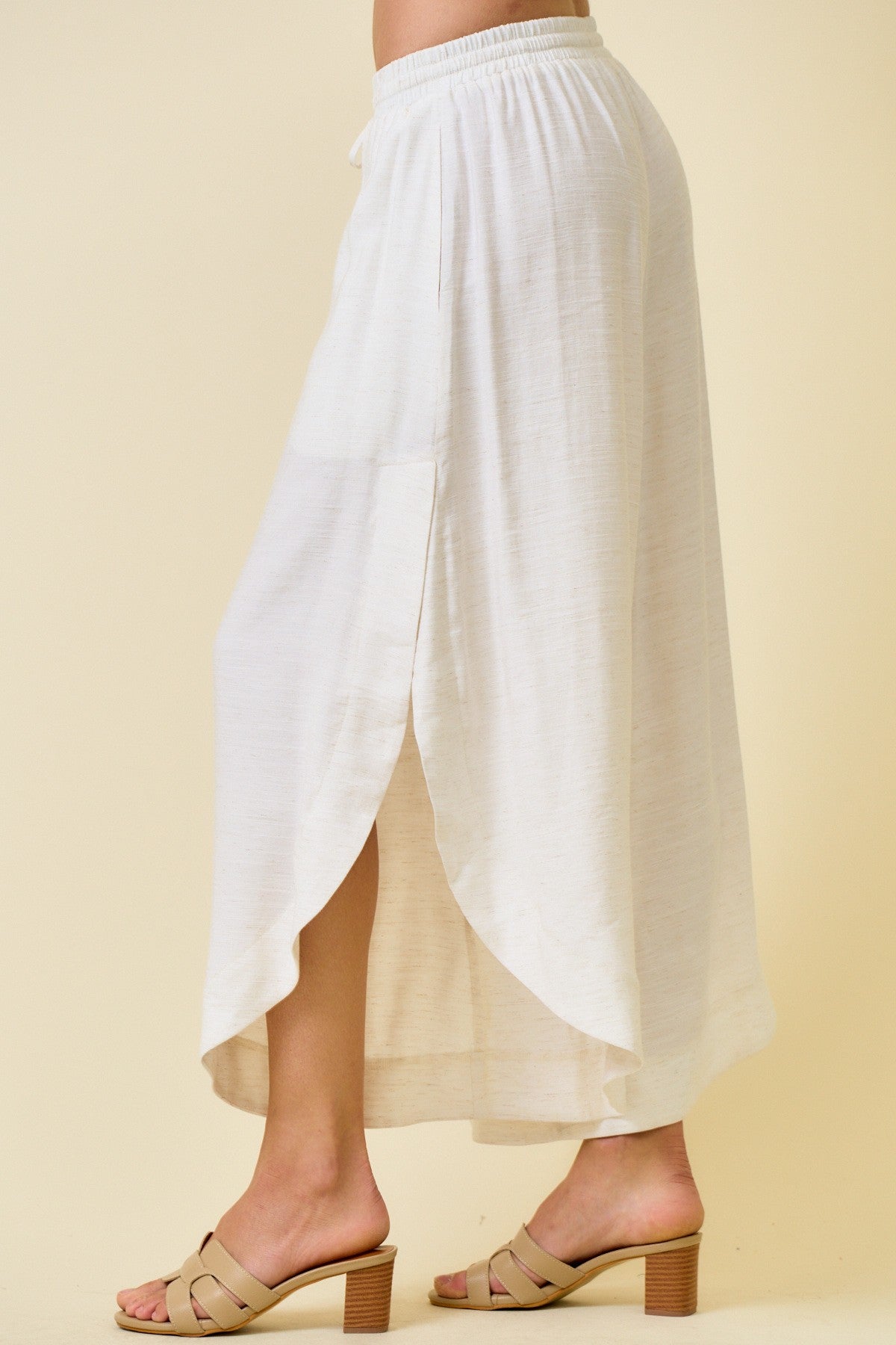 THE ROUNDED HEM SPLIT PANTS