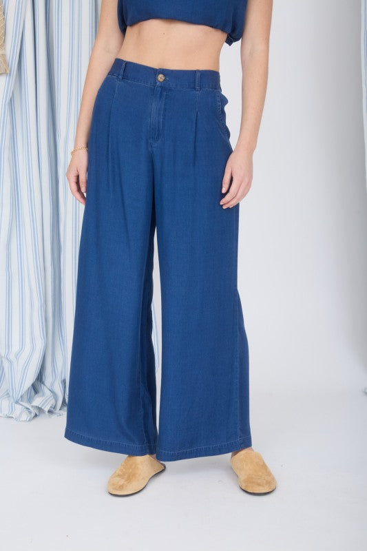DARK CHAMBRAY PINTUCK DETAIL WIDE LEG PANTS | RESTOCKED