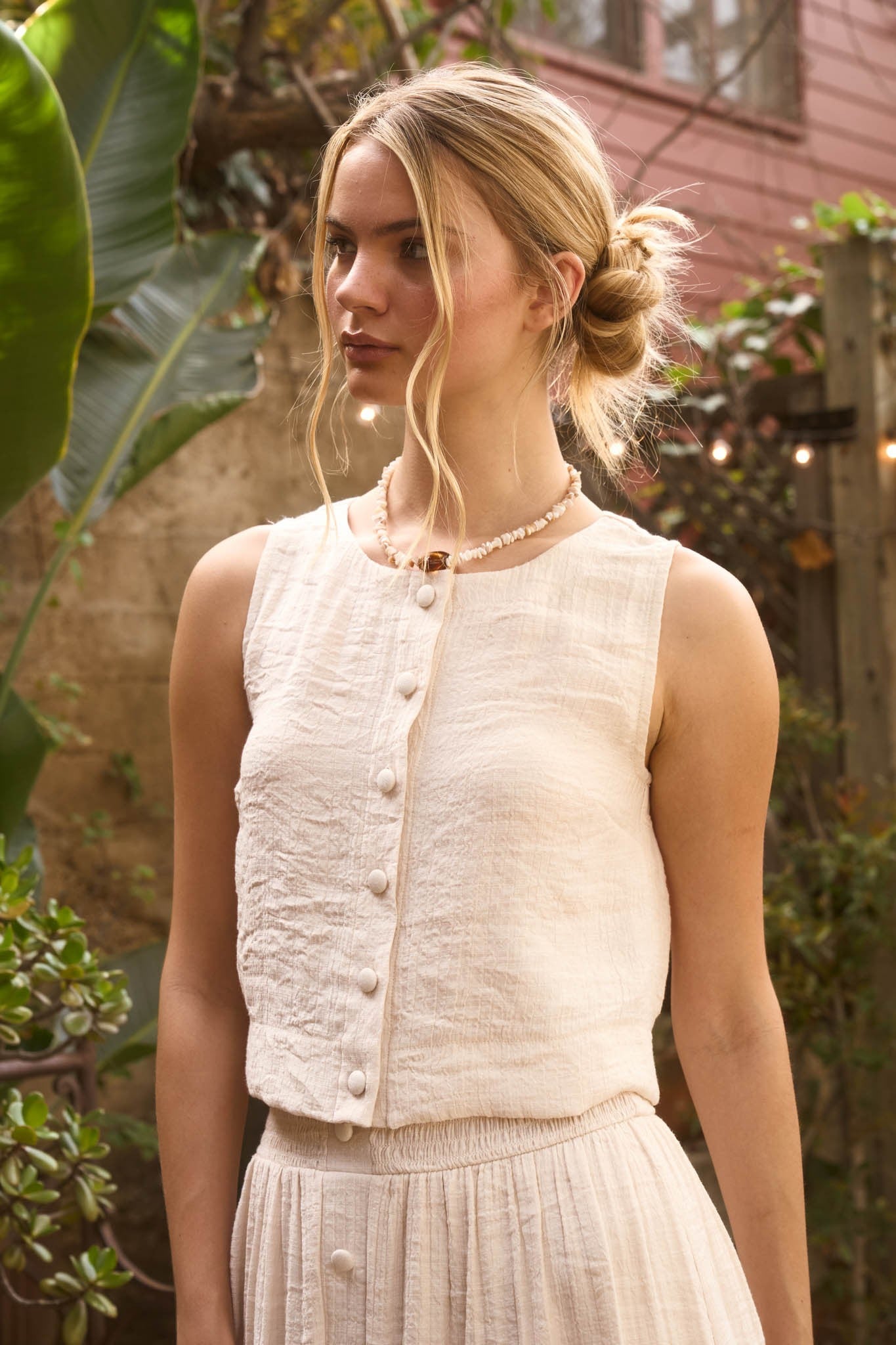THE TEXTURED BUTTON DOWN SLEEVELESS TOP