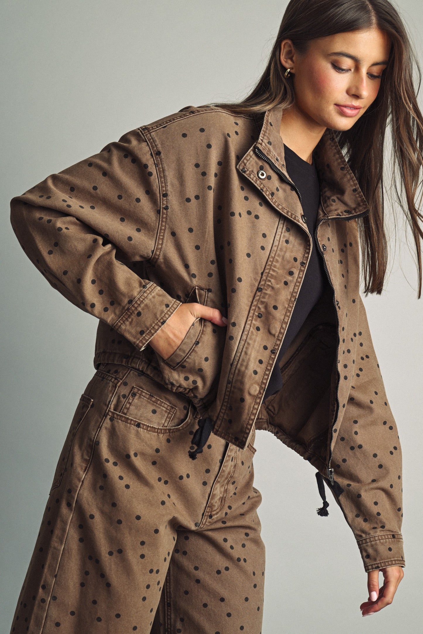 THE POLKA DOT HIGH NECK JACKET | BROWN