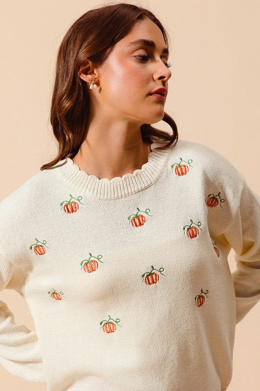 PUMPKIN EMBROIDERY SWEATER WITH SCALLOPED HEM