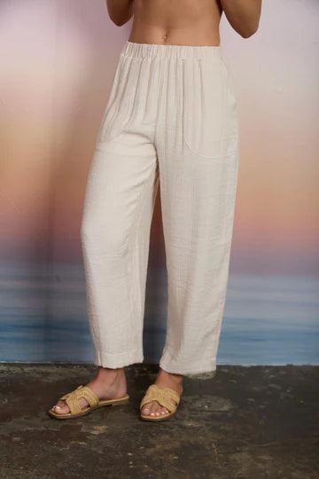 TEXTURED ELASTIC WAIST PANTS