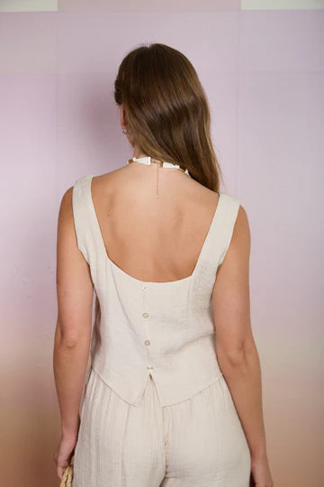 TEXTURED SQUARE NECK BACK BUTTON TOP