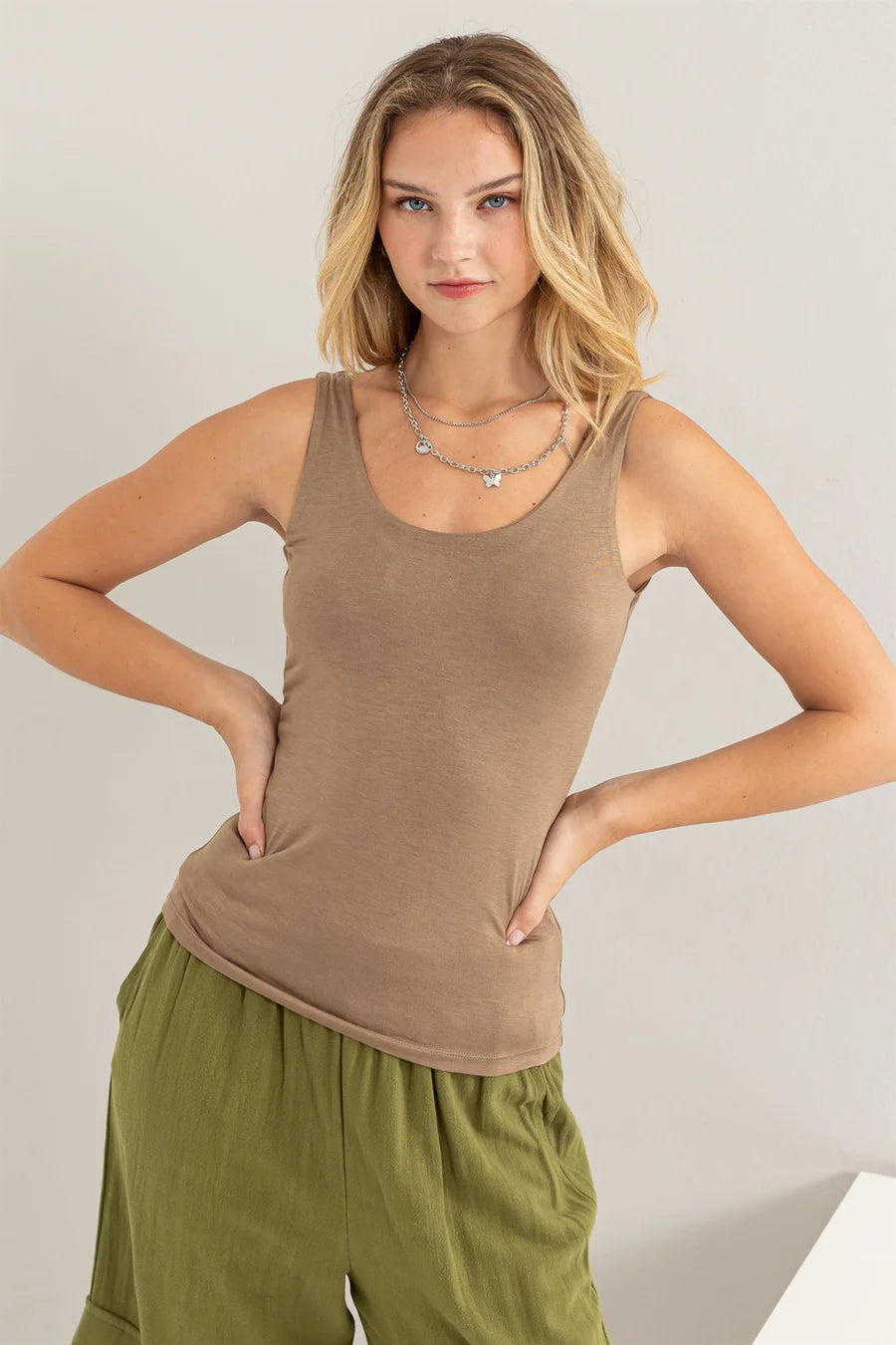 SCOOP NECK TANK TOP