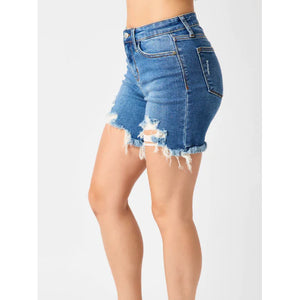 JUDY BLUE FRAY HEM SHORTS