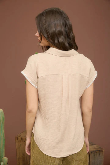 CONTRAST STITCH TRIM COLLARED BUTTON DOWN SHIRT