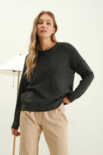 NEW COLOR | SOLID CREWNECK FRONT SEAM KNIT SWEATER