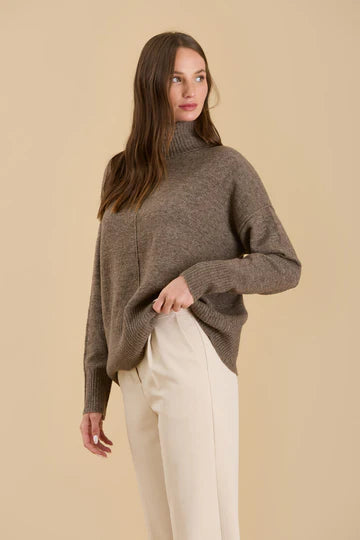 TURTLENECK FRONT SEAM KNIT PULLOVER SWEATER