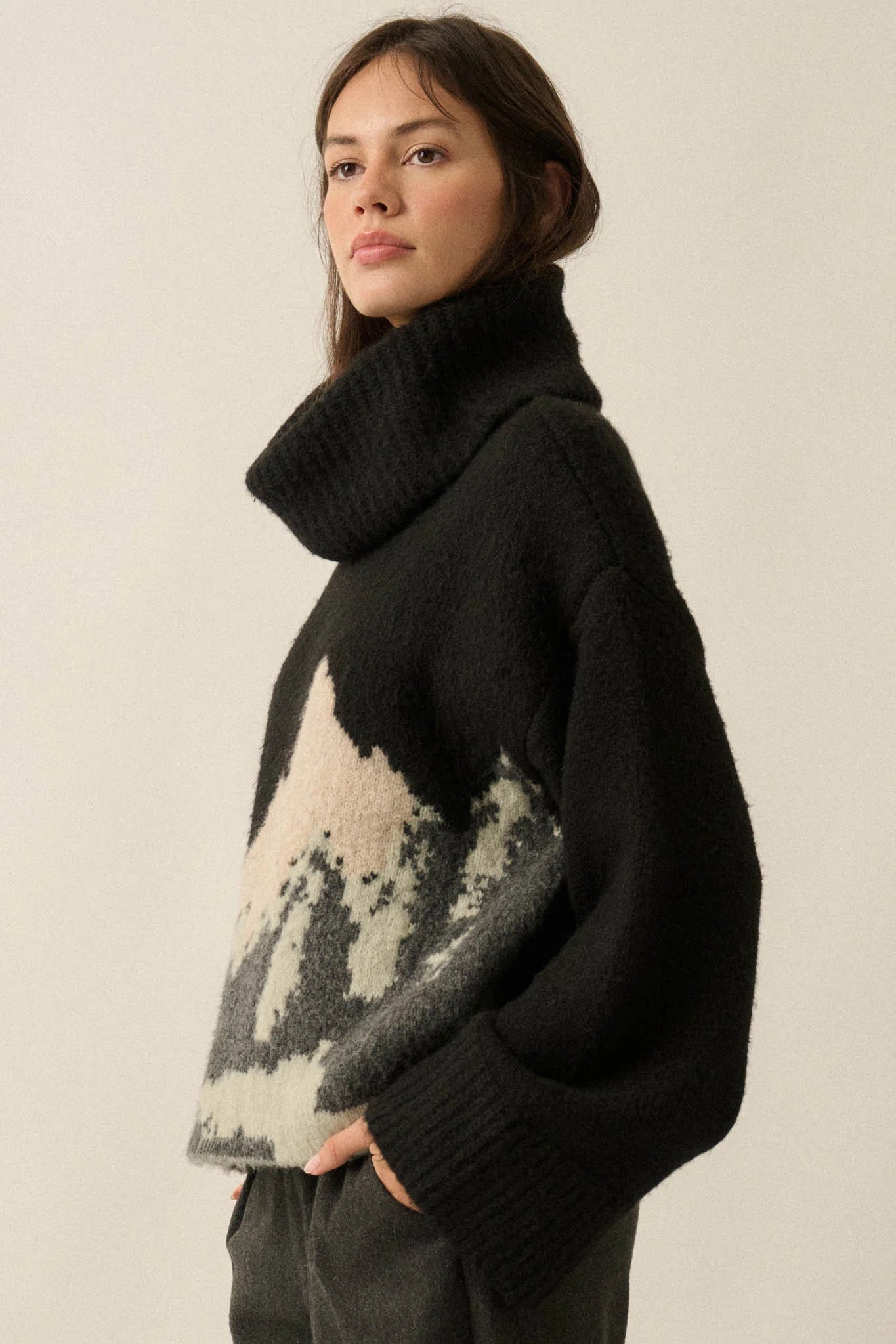 MOUNTAIN JACQUARD KNIT TURTLENECK SWEATER | BLACK