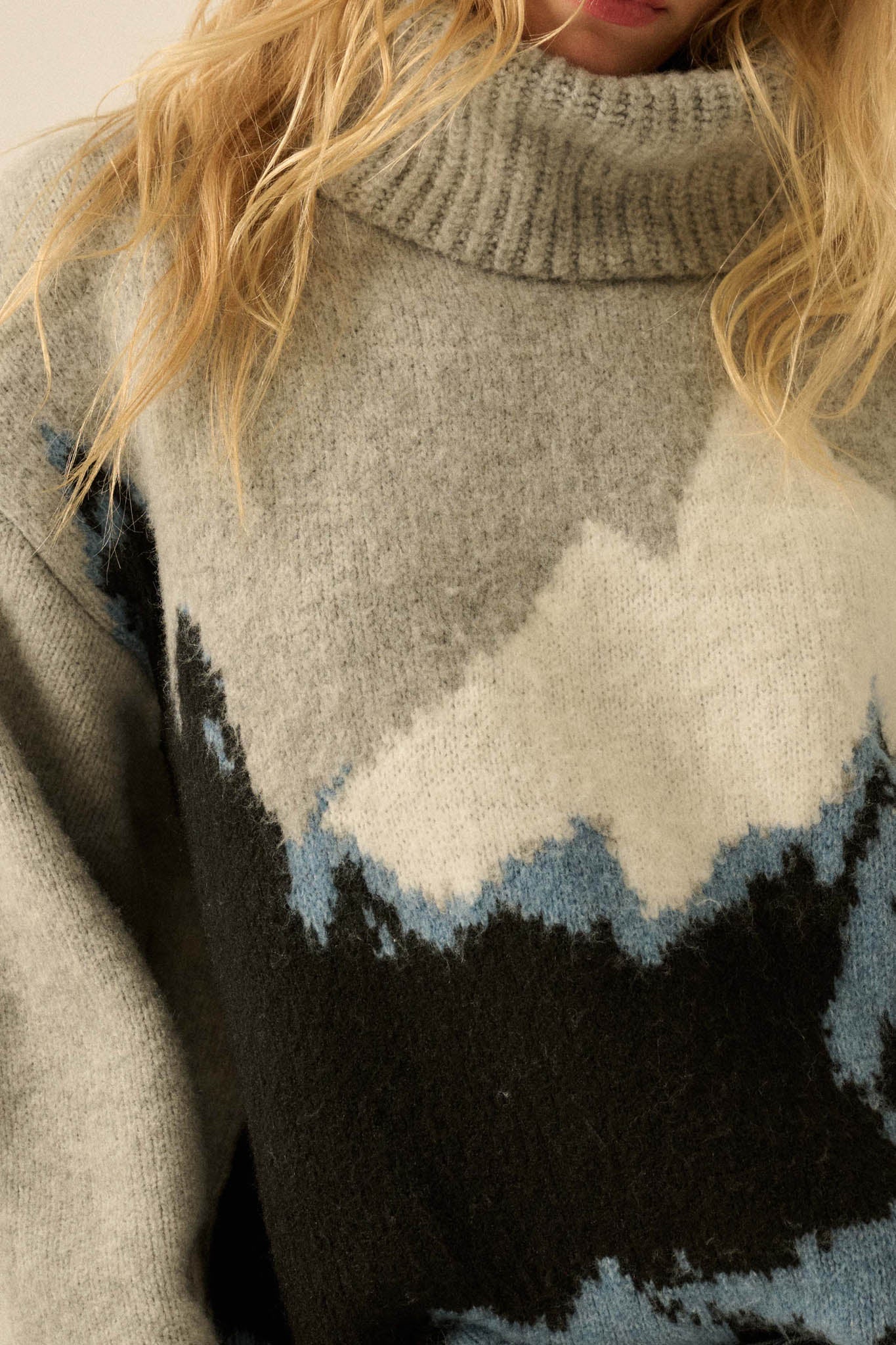 MOUNTAIN JACQUARD KNIT TURTLENECK SWEATER | GREY
