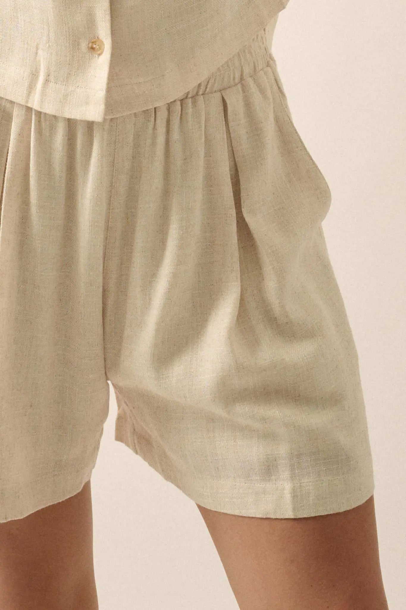 THE BLACK SAND SHORTS | NEW COLOR