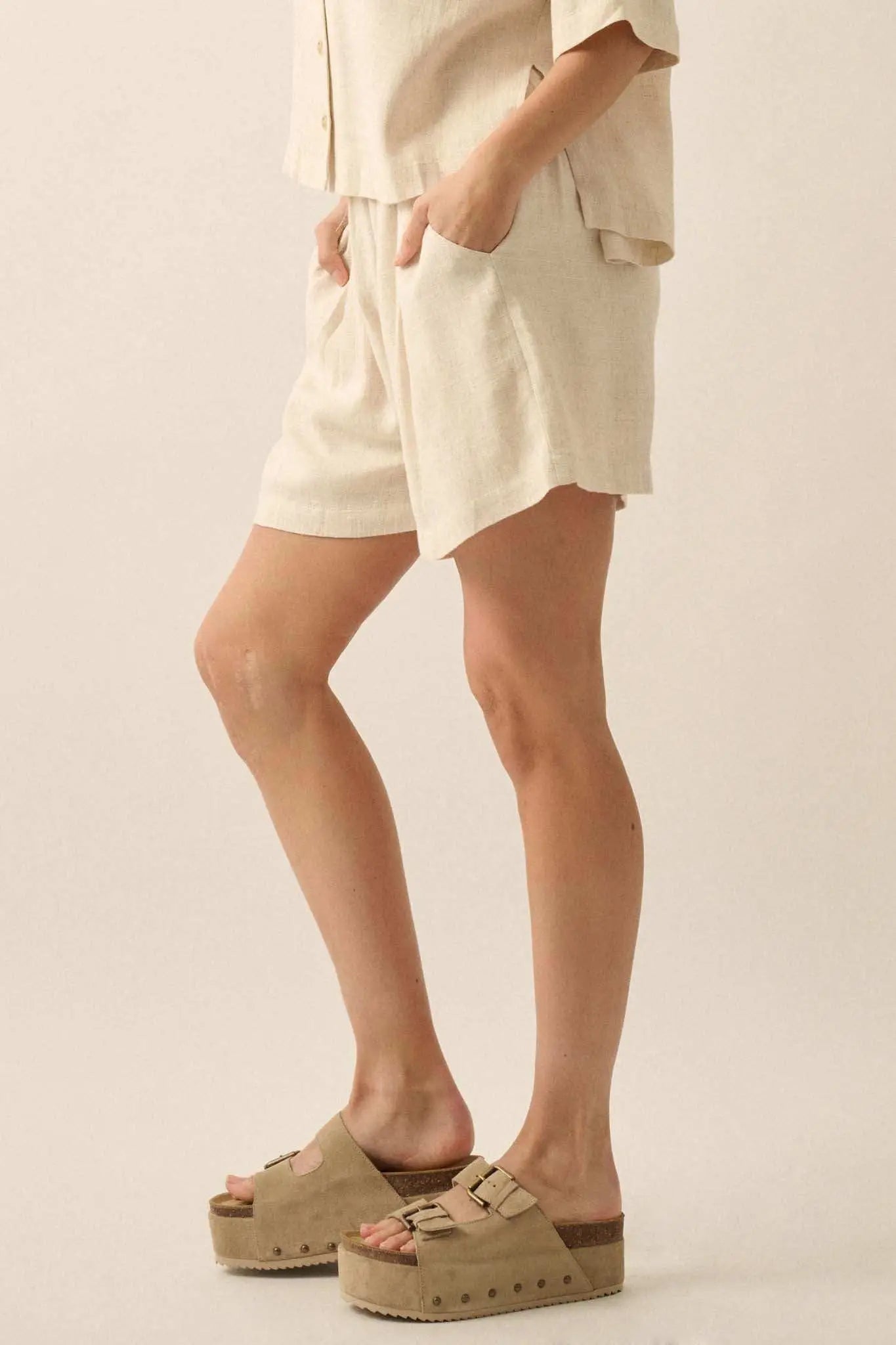 THE BLACK SAND SHORTS | NEW COLOR