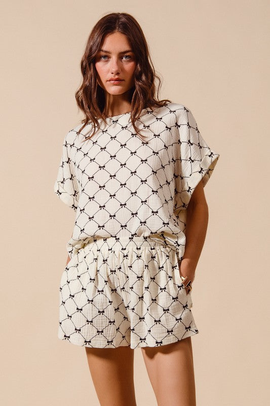BOW TOP AND SHORTS SET