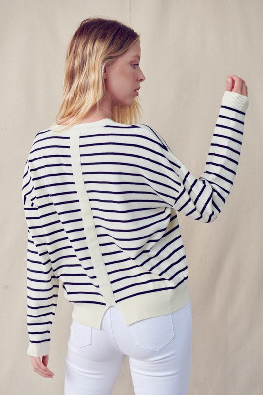 CREW NECK LONG SLEEVES STRIPPED SWEATER