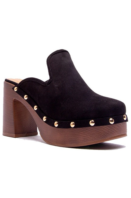 HEELED STUDDED CLOG