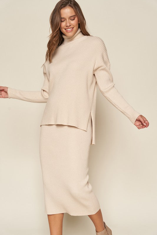 TURTLE NECK RIBBED SWEATER