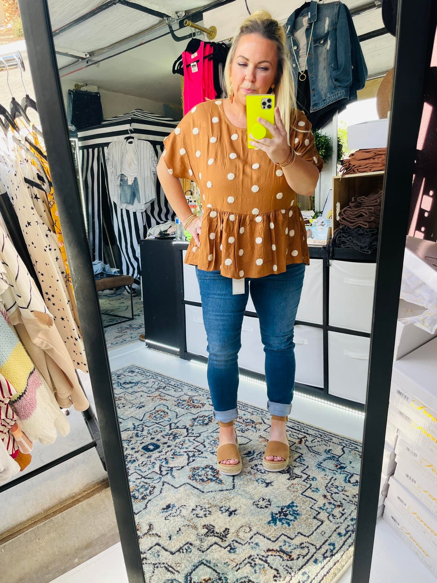 TEXTURED DOT TOP