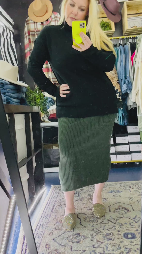 Load and play video in Gallery viewer, SWEATER MIDI SKIRT
