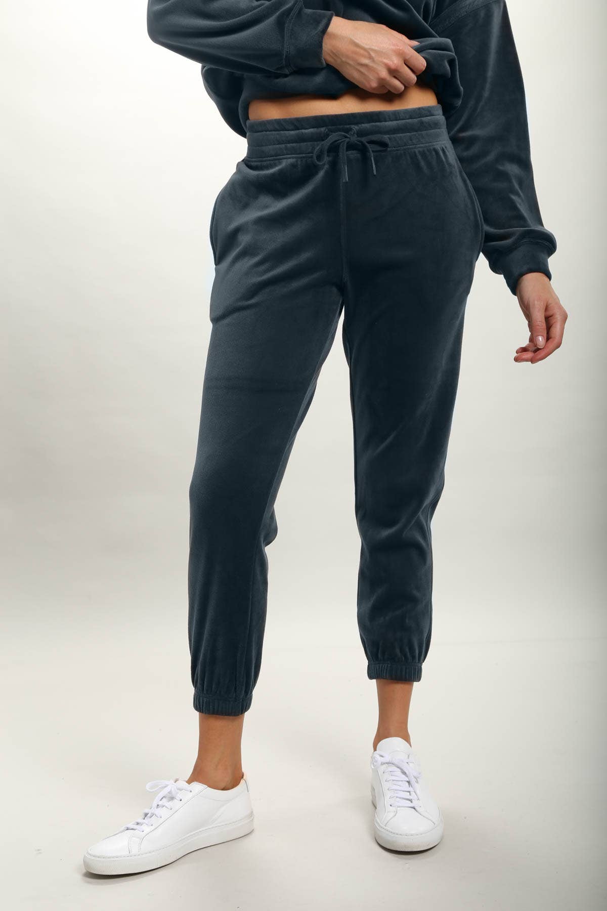 VELVET JOGGERS SET