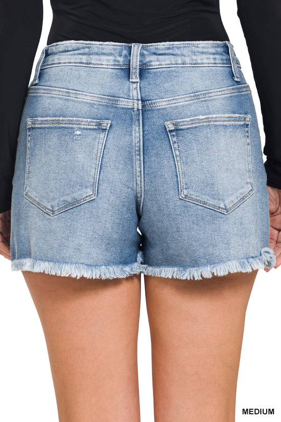 FRAYED HEM BUTTON FLY DENIM SHORTS - MEDIUM BLUE