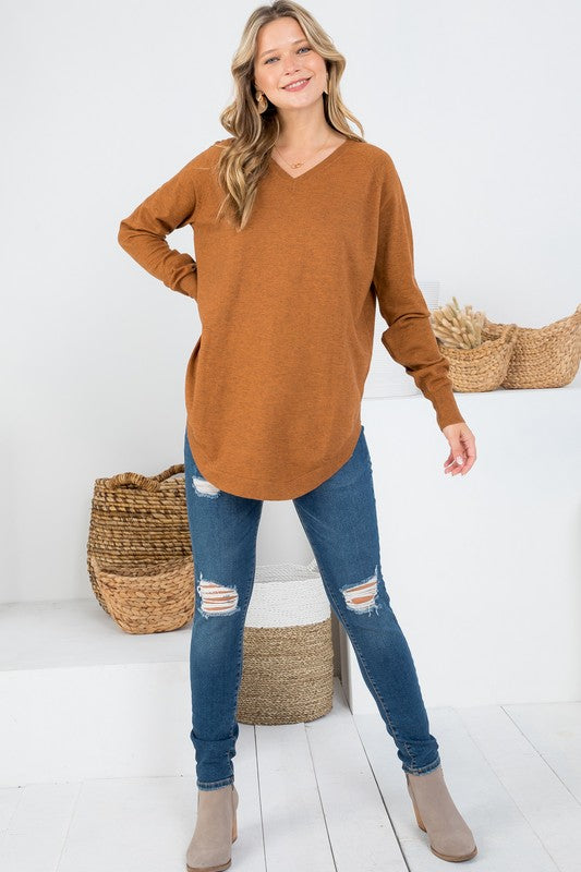 ROUND HEMLINE V-NECK PULLOVER