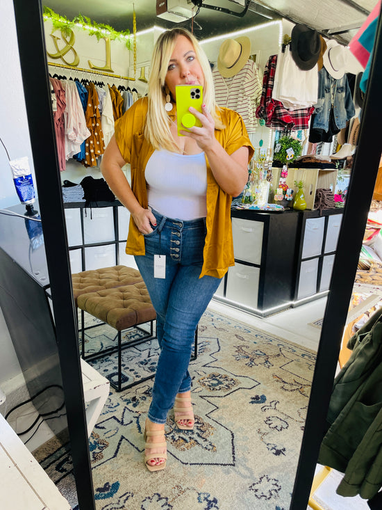 THE JUDY BLUE BUTTON FLY SKINNY JEANS