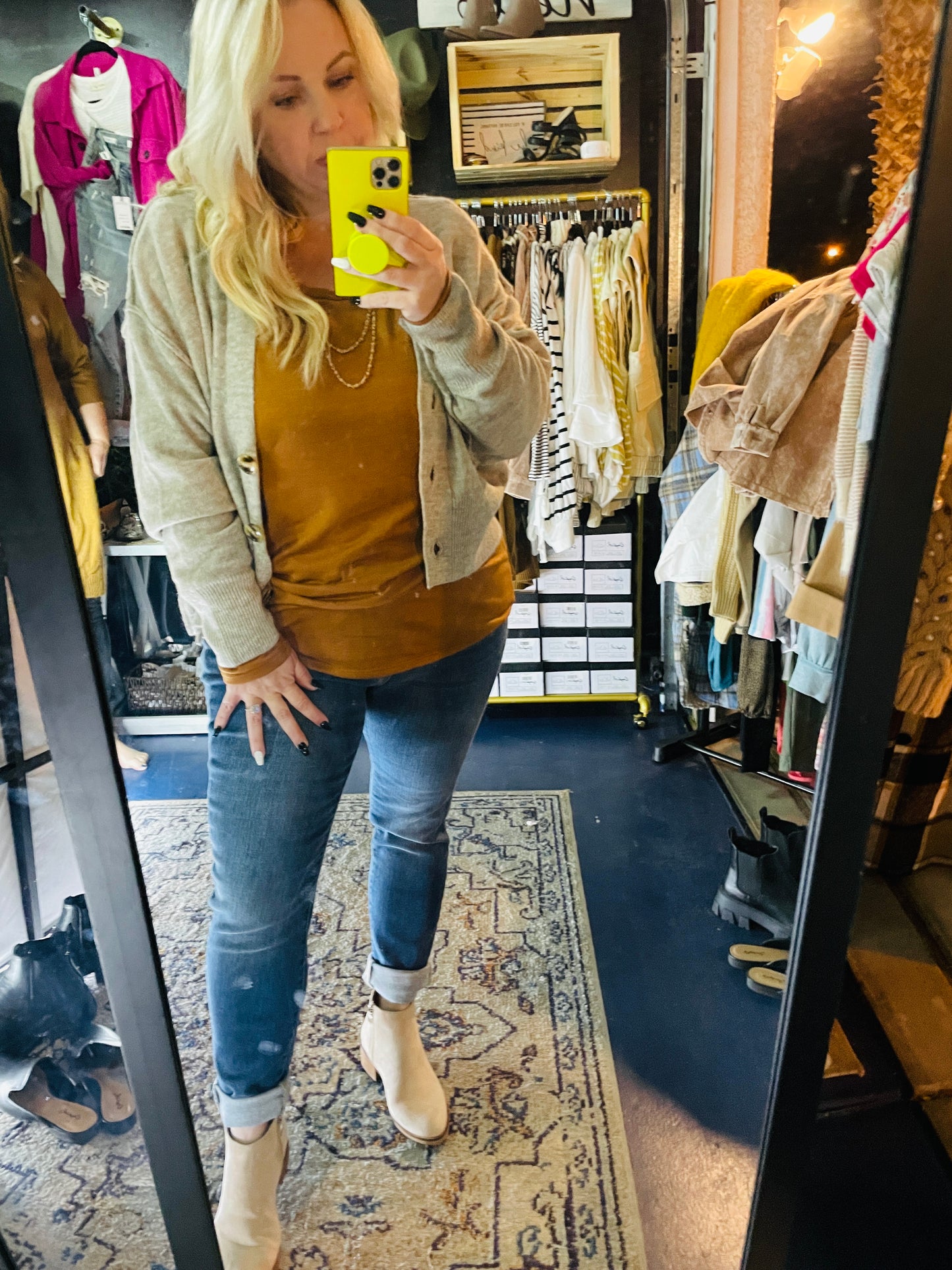 SWISS DOT PUFF SLEEVES TOP