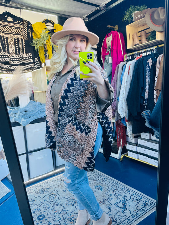 ZIGZAG PONCHO