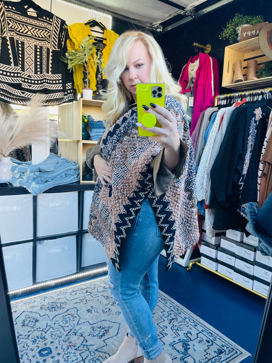 ZIGZAG PONCHO