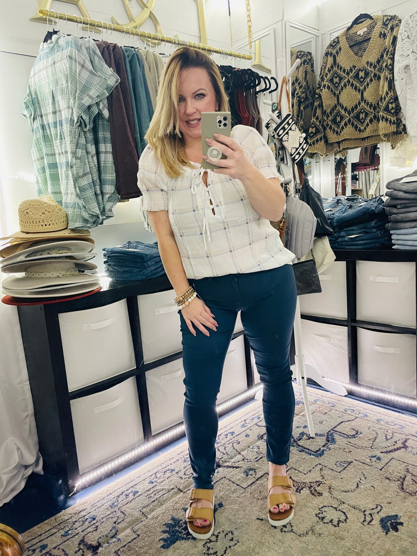 SMOCKED NECK GRID TOP