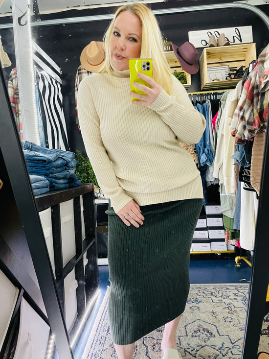 SWEATER MIDI SKIRT